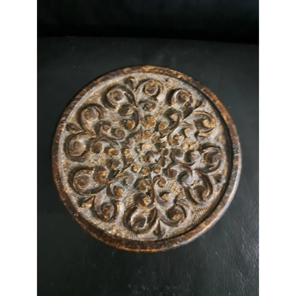 Vintage Covered Wood Box Trinket Round Hand Carved Lidded‎ Victorian
